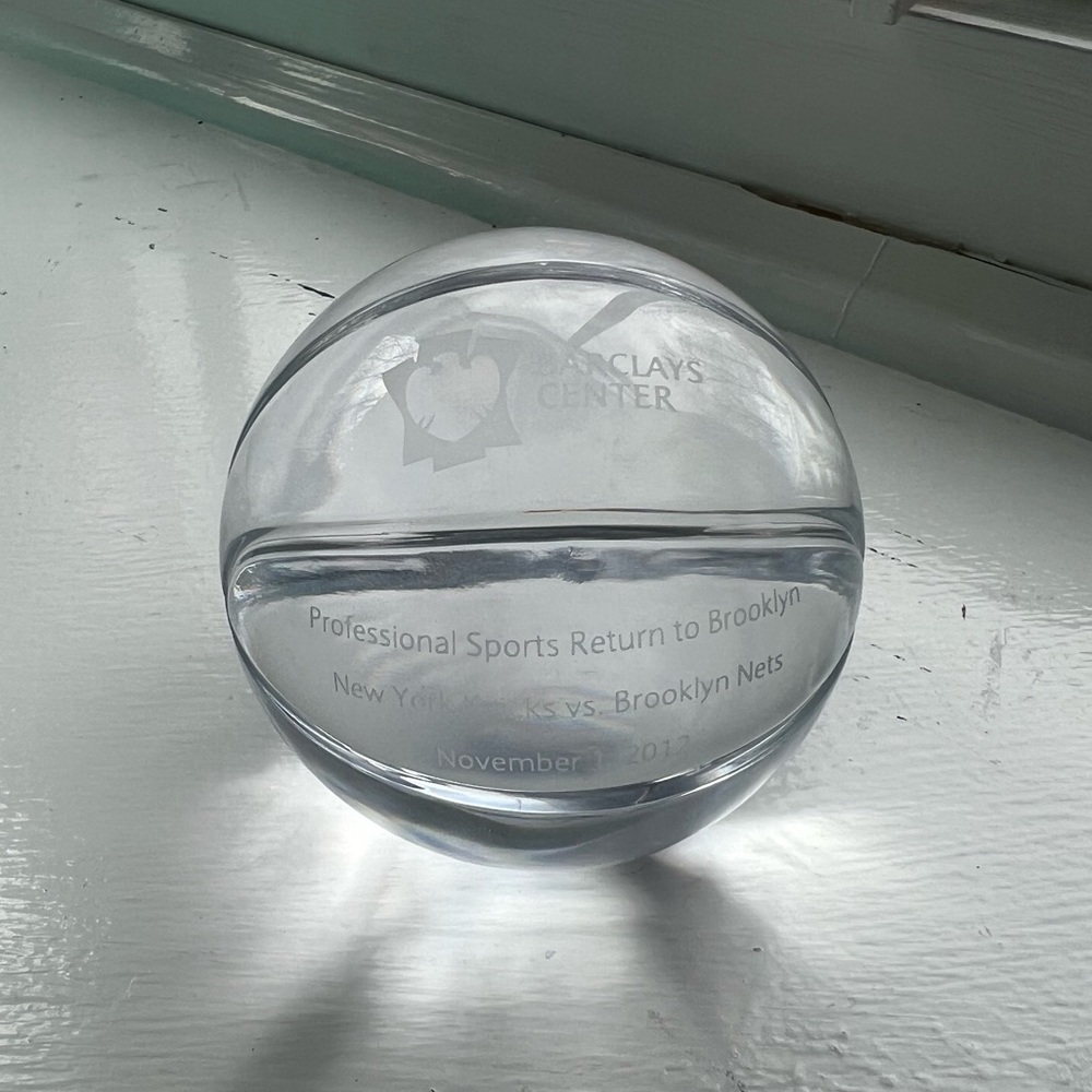 Tiffany & Co Crystal Basketball Paperweight Barclays Center Brooklyn Nets Knicks - Picture 2 of 9